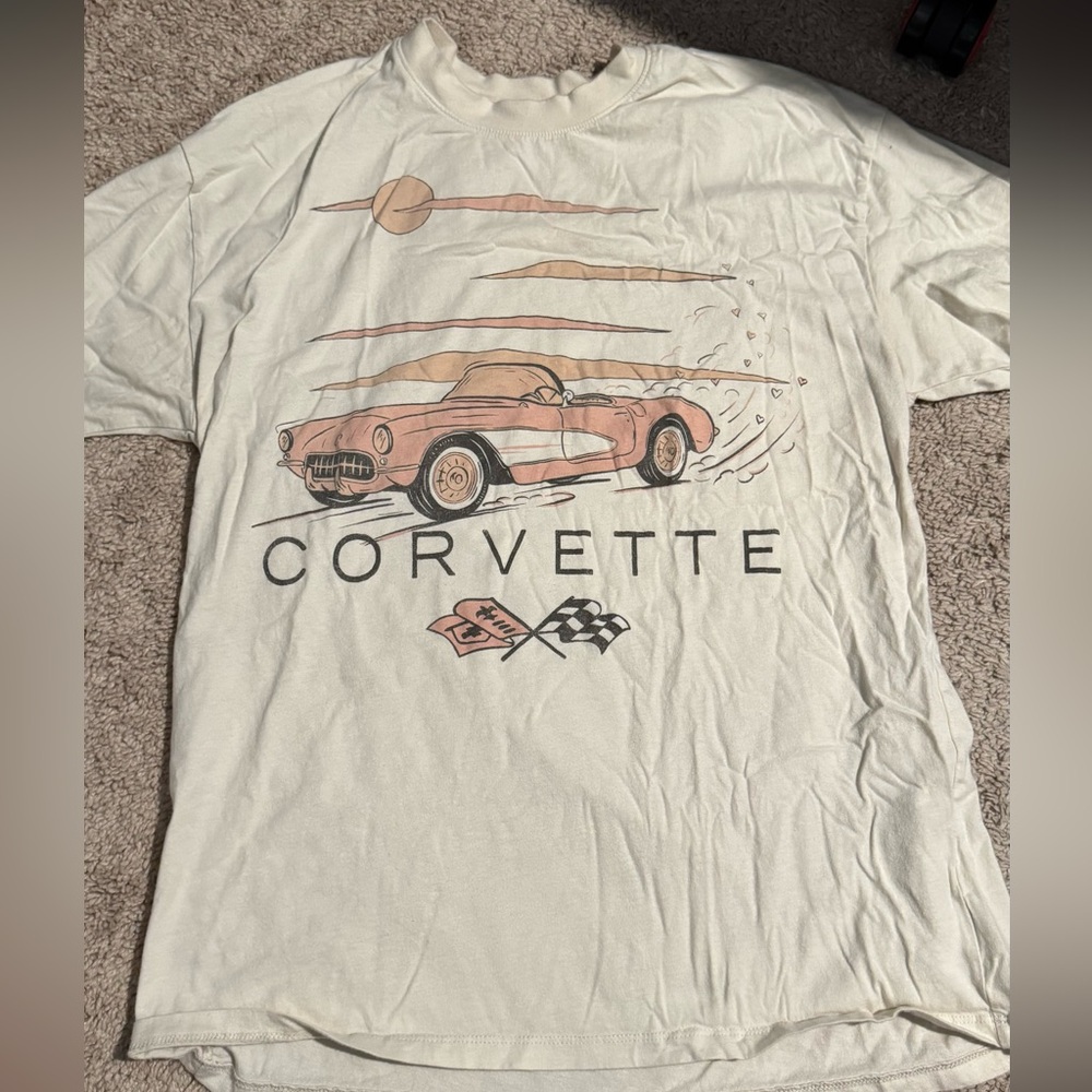 American Eagle Outfitters Cream Corvette Graphic Tee